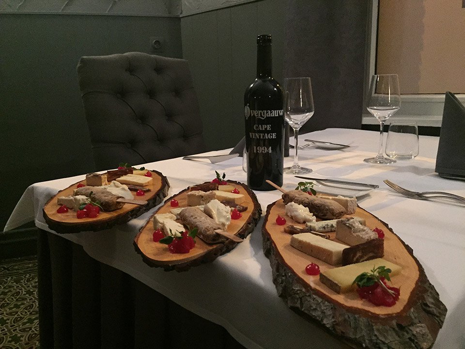 RESTAURANT A LA CARTE Restaurant Heistopdenberg 2220