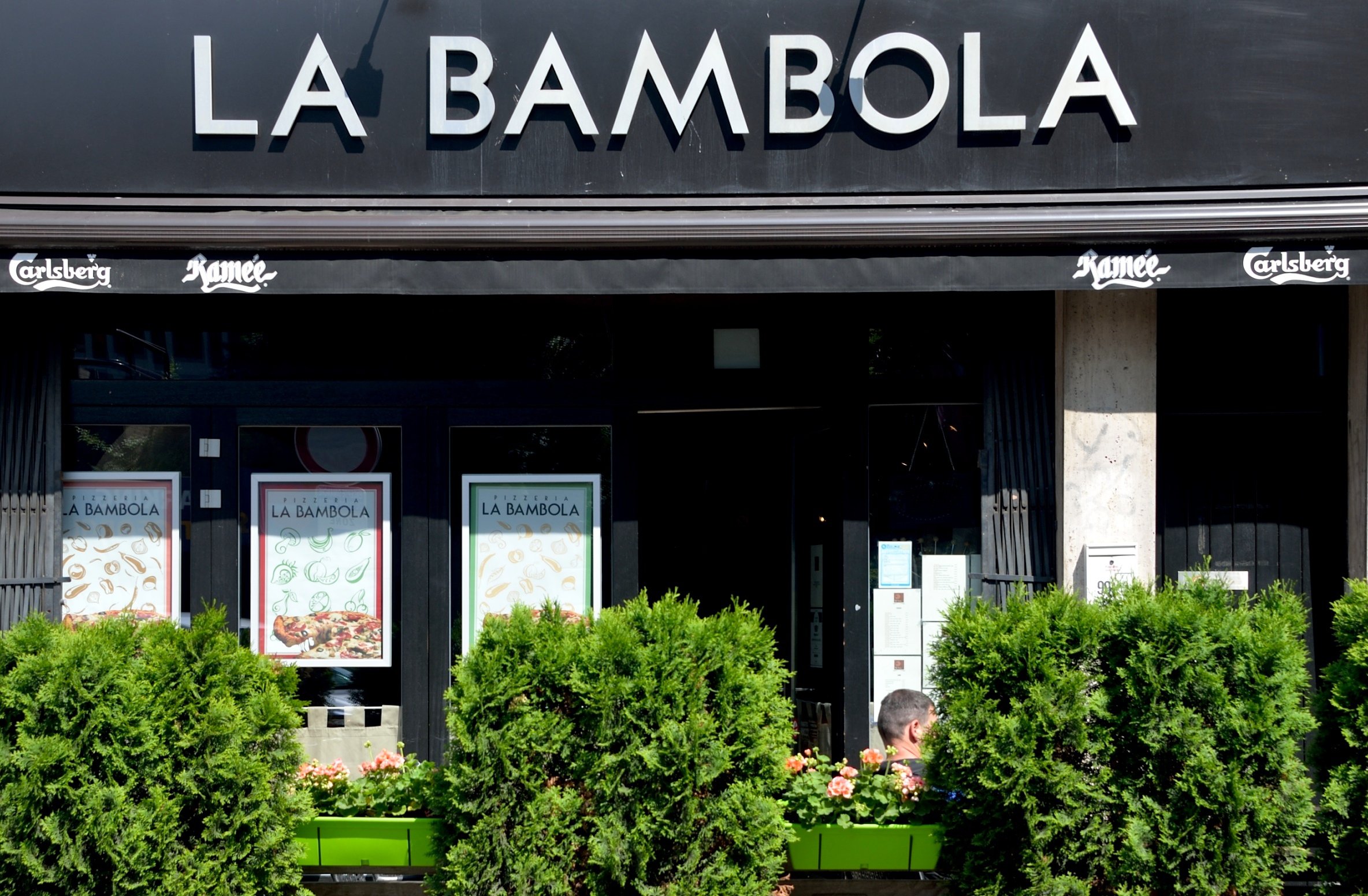 Bambola pizzeria shop